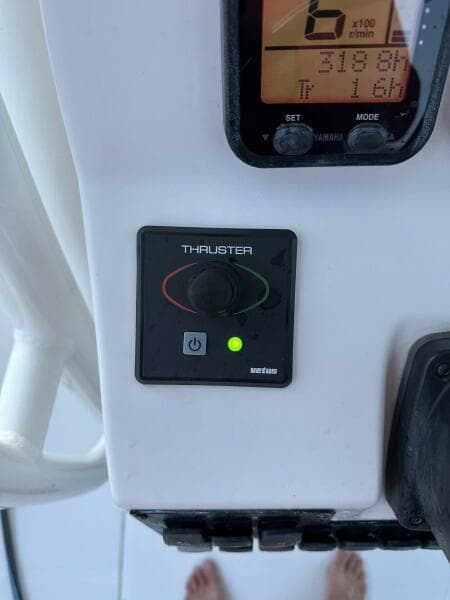 2009 Edgewater 318CC