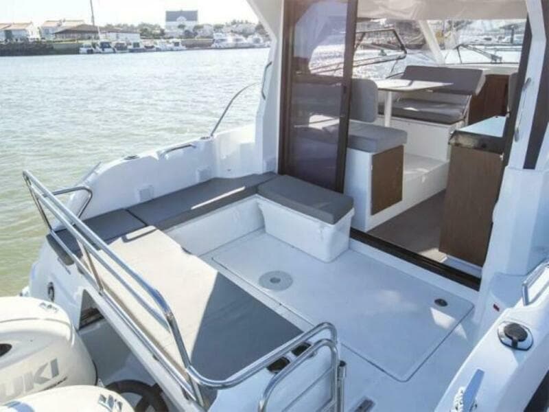 2025 Beneteau Antares 9