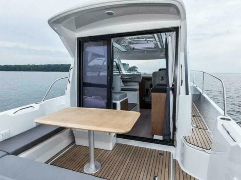 2025 Beneteau Antares 9