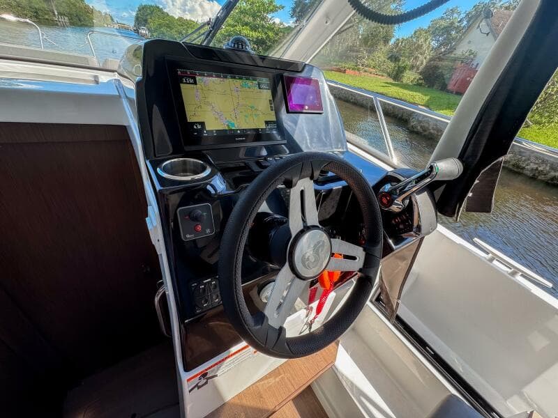 2025 Beneteau Antares 9