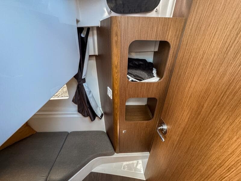 2025 Beneteau Antares 9