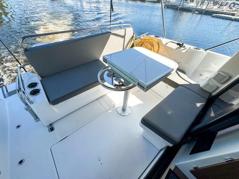 2025 Beneteau Antares 9