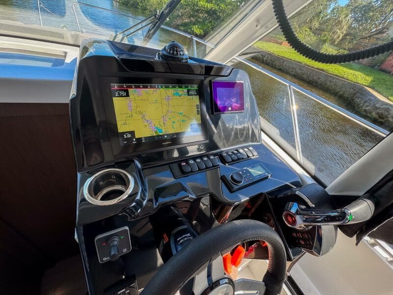 2025 Beneteau Antares 9