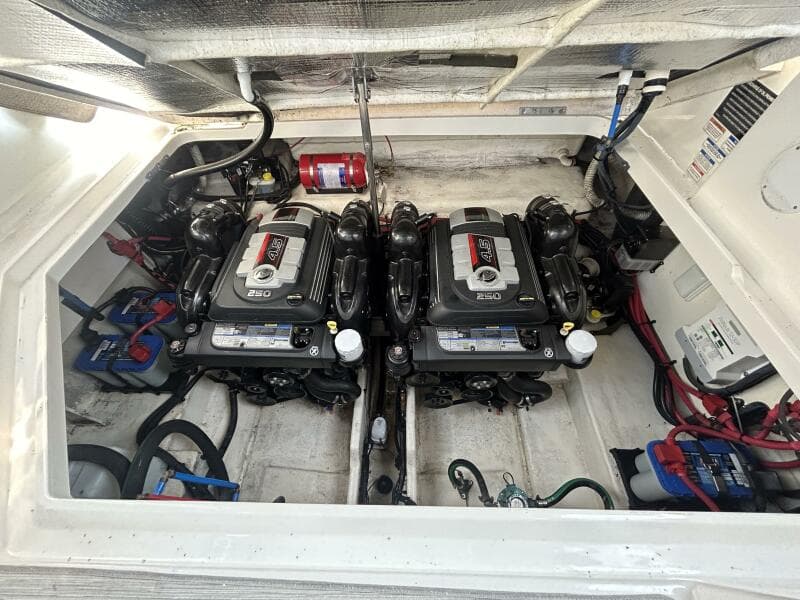 2016 Sea Ray 310 Sundancer