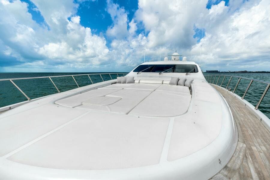 2005 Overmarine Mangusta 108