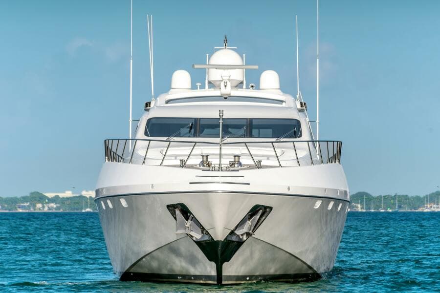 2005 Overmarine Mangusta 108