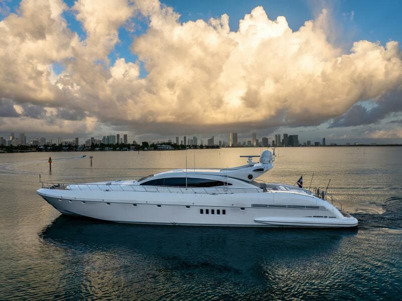 2005 Overmarine Mangusta 108