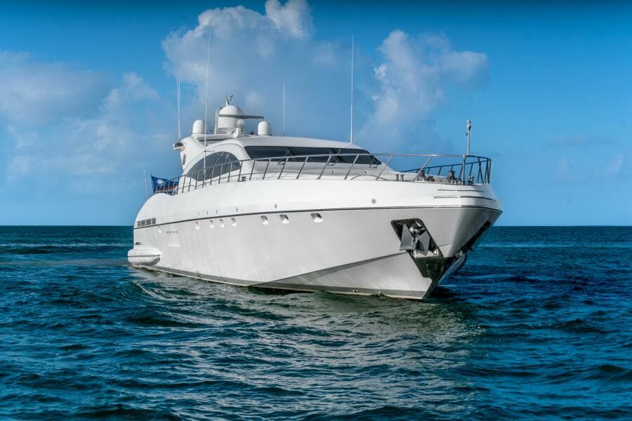 2005 Overmarine Mangusta 108