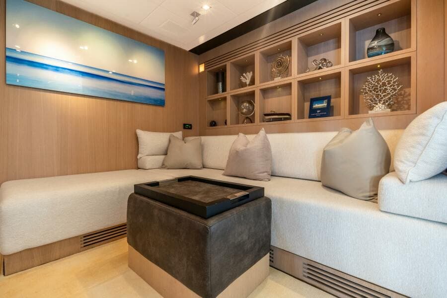 2005 Overmarine Mangusta 108