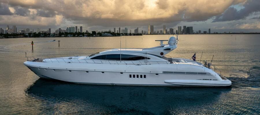 2005 Overmarine Mangusta 108