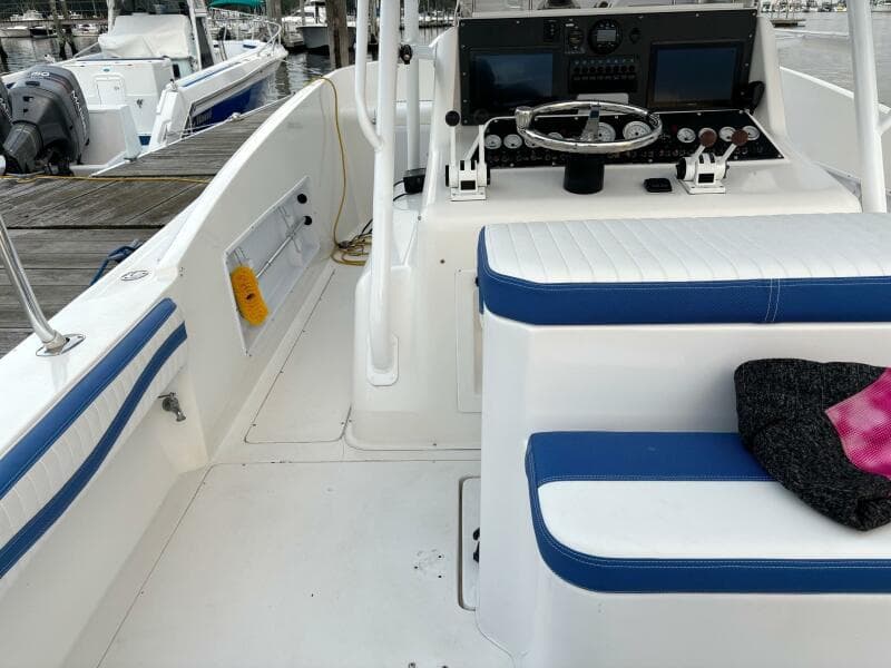 2000 Strike Center Console