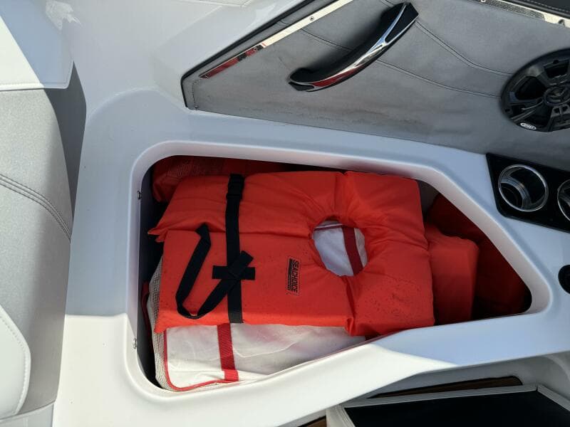 2017 Monterey 278 SS