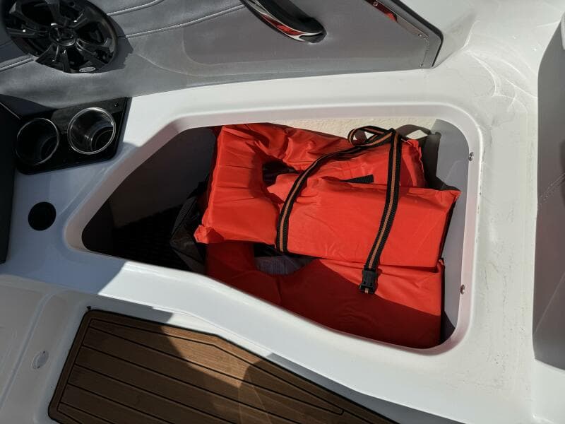 2017 Monterey 278 SS