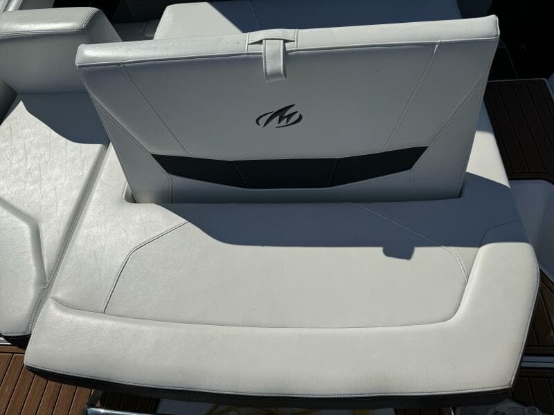 2017 Monterey 278 SS