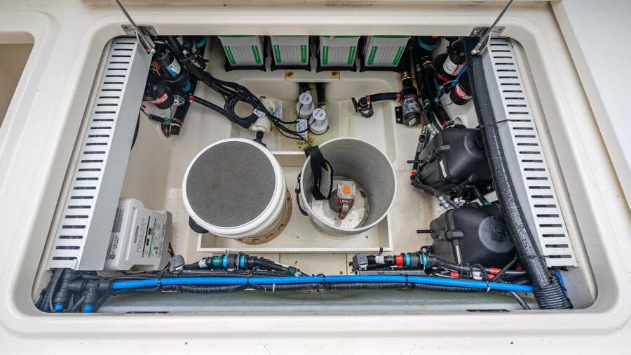 2017 Boston Whaler 330 Outrage