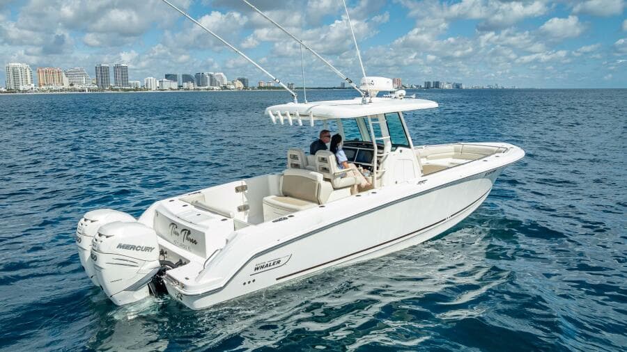 2017 Boston Whaler 330 Outrage