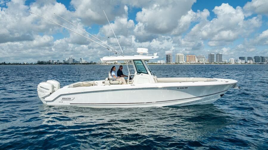 2017 Boston Whaler 330 Outrage