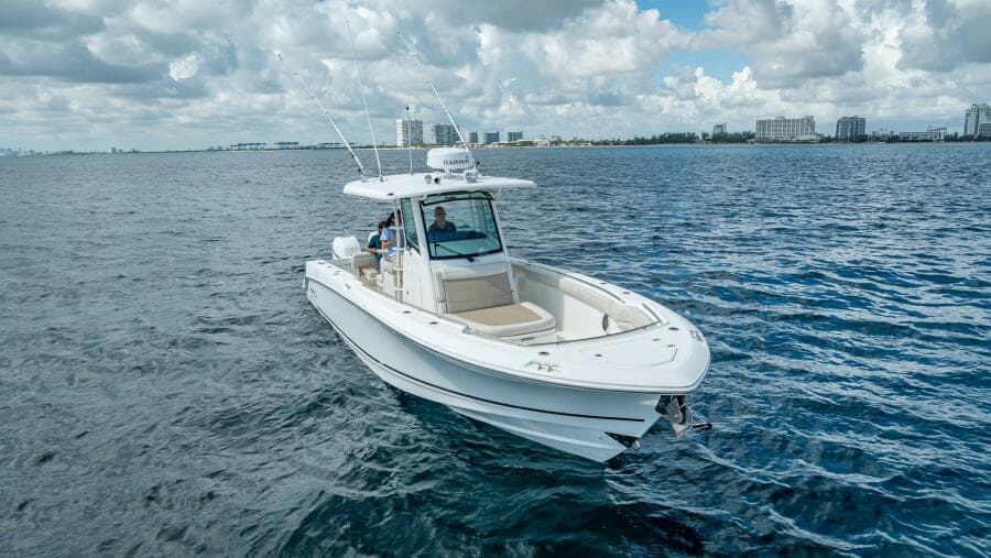 2017 Boston Whaler 330 Outrage