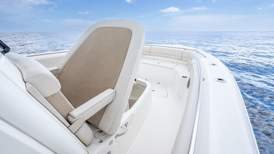 2017 Boston Whaler 330 Outrage