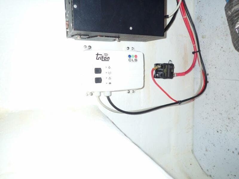 2000 Cabo 35 Express