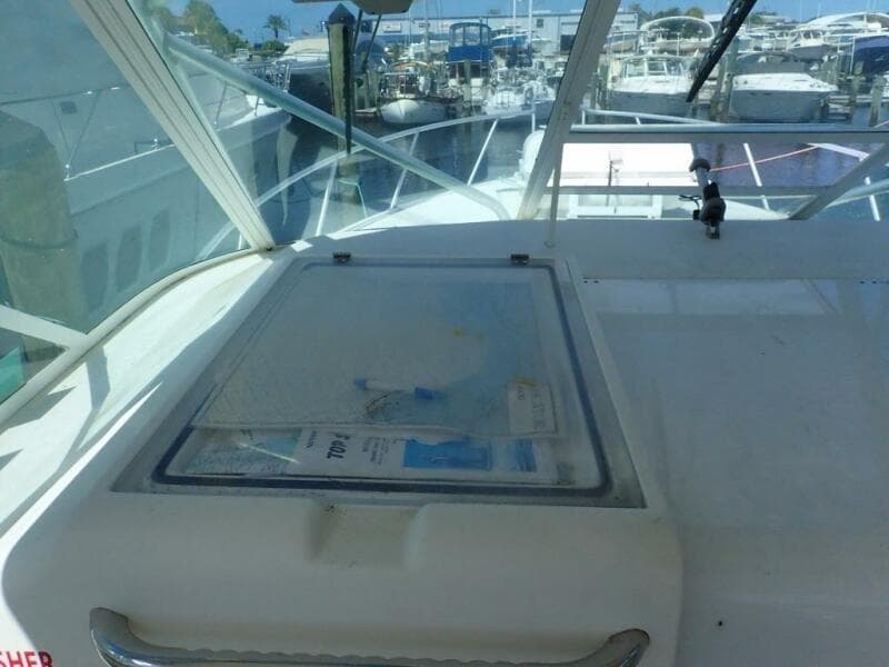 2000 Cabo 35 Express