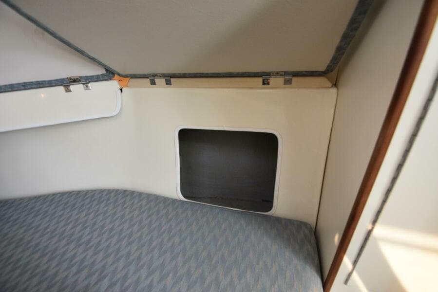 1998 Albin 28 TE Pilothouse