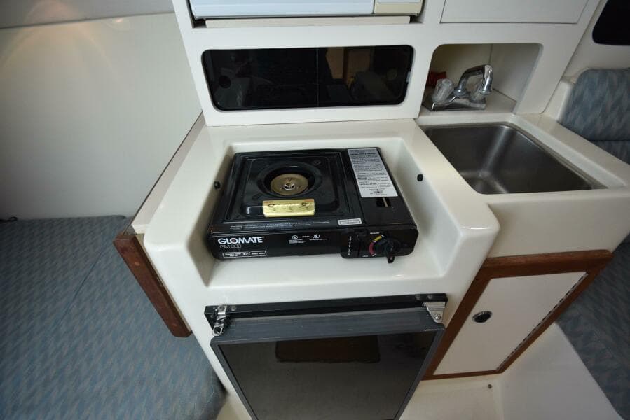 1998 Albin 28 TE Pilothouse