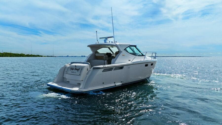 2008 Tiara Yachts 3500 Sovran "Fridge Benefit"