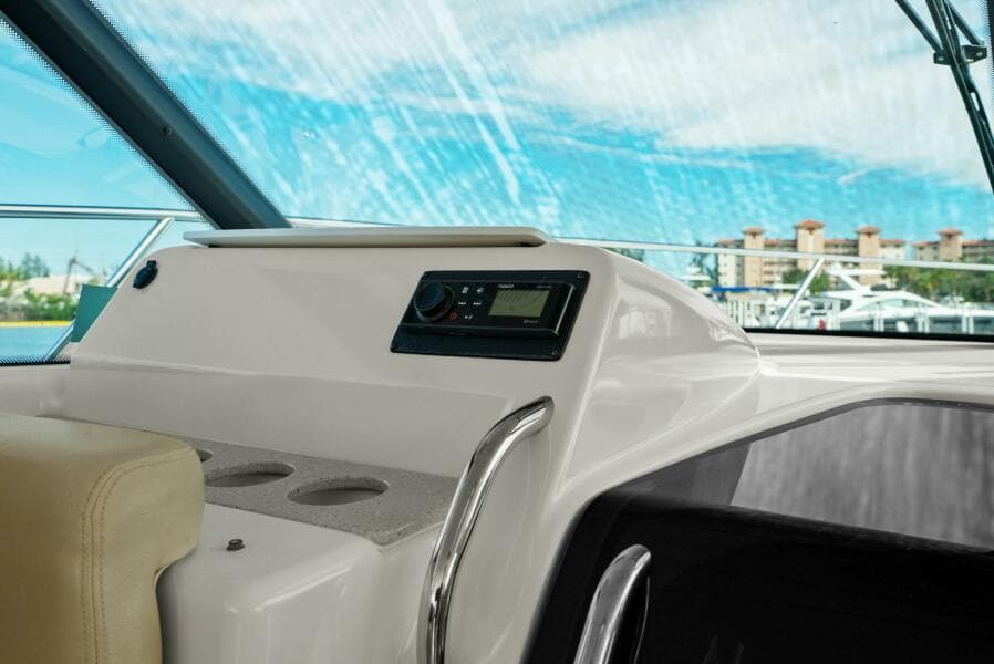 2008 Tiara Yachts 3500 Sovran "Fridge Benefit"