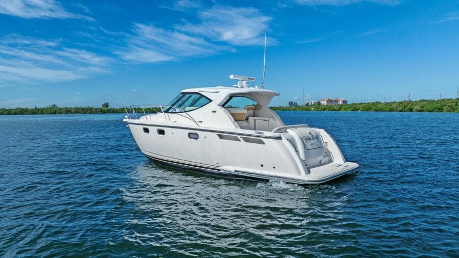 2008 Tiara Yachts 3500 Sovran "Fridge Benefit"