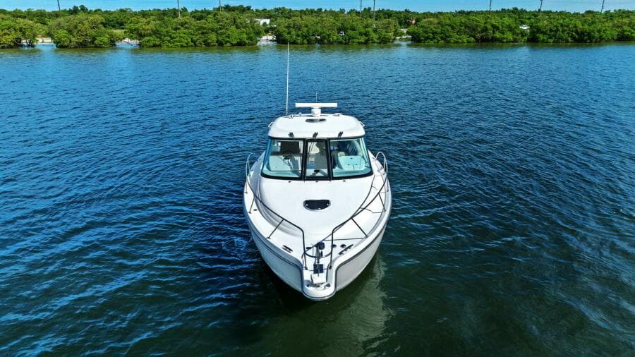 2008 Tiara Yachts 3500 Sovran "Fridge Benefit"