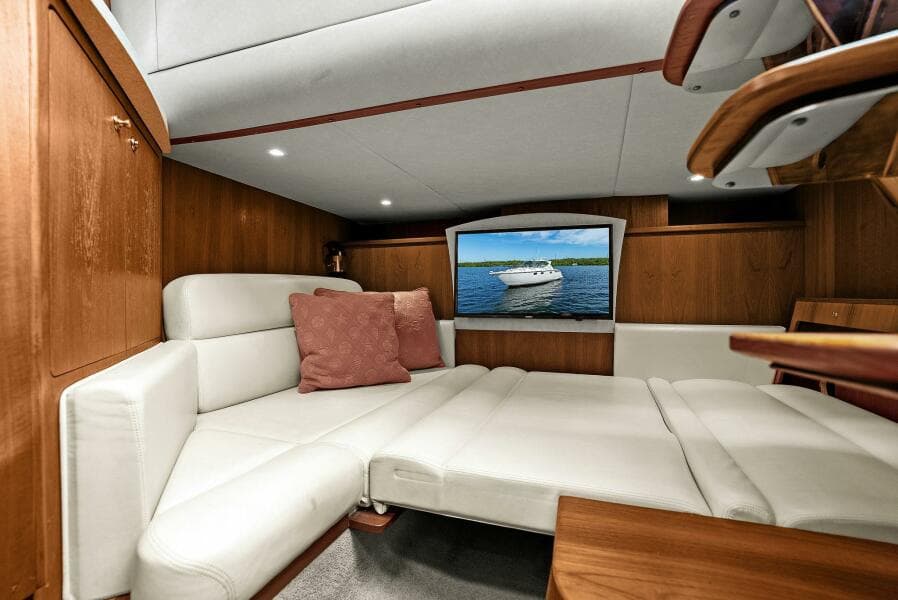 2008 Tiara Yachts 3500 Sovran "Fridge Benefit"
