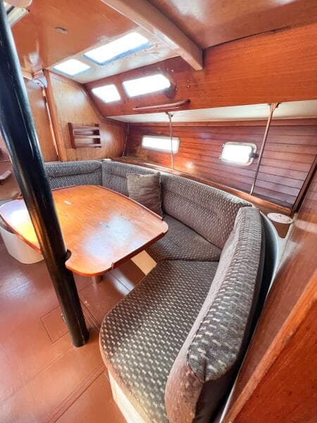 1989 Jeanneau Voyage 11.2