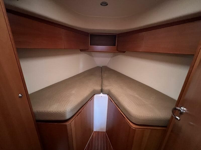 2002 Moody 38-2 Sloop