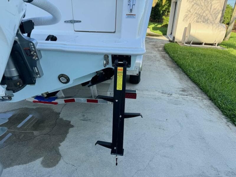 2024 Contender 32 Step