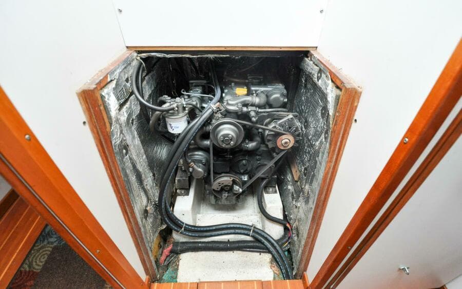 J/42 - Canty - Engine Room