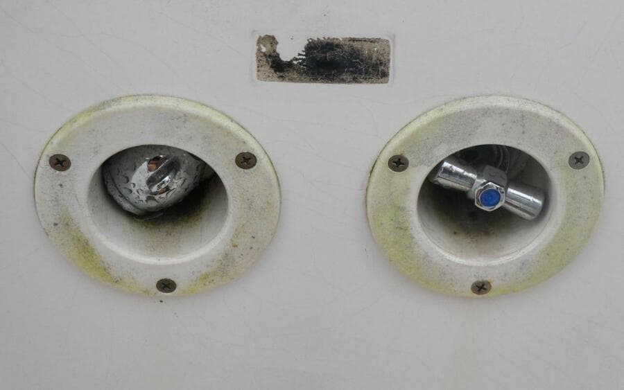 J/42 - Canty - Cockpit - Shower