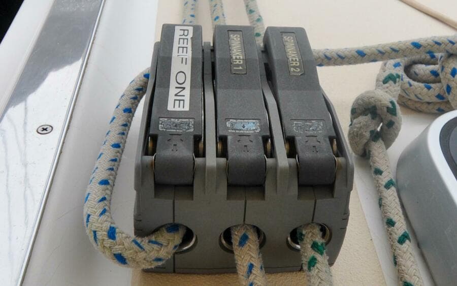 J/42 - Canty - Cockpit - Clutches