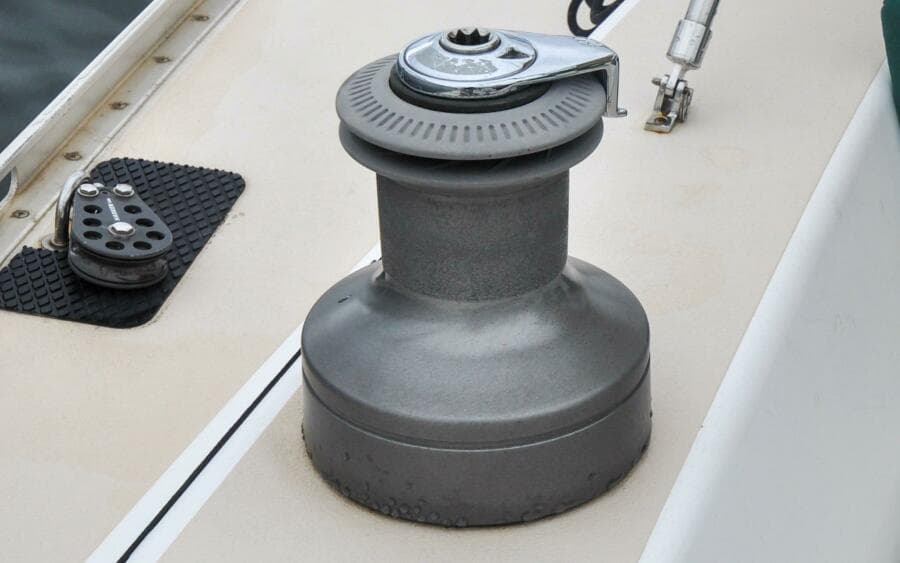 J/42 - Canty - Cockpit - Secondary Winch