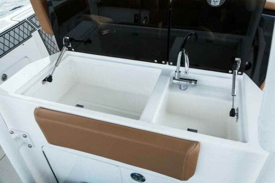 2025 Wellcraft 302 Fisherman