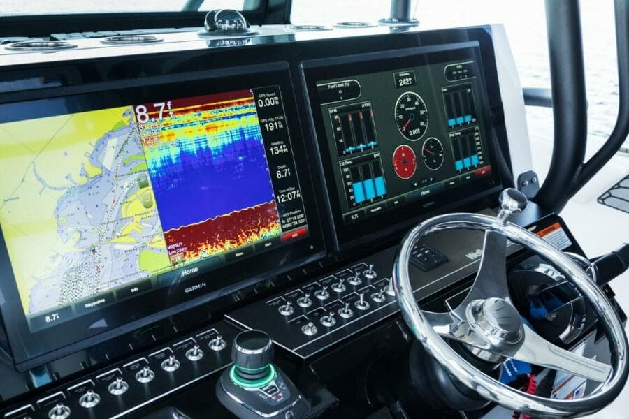 2025 Wellcraft 352 Fisherman