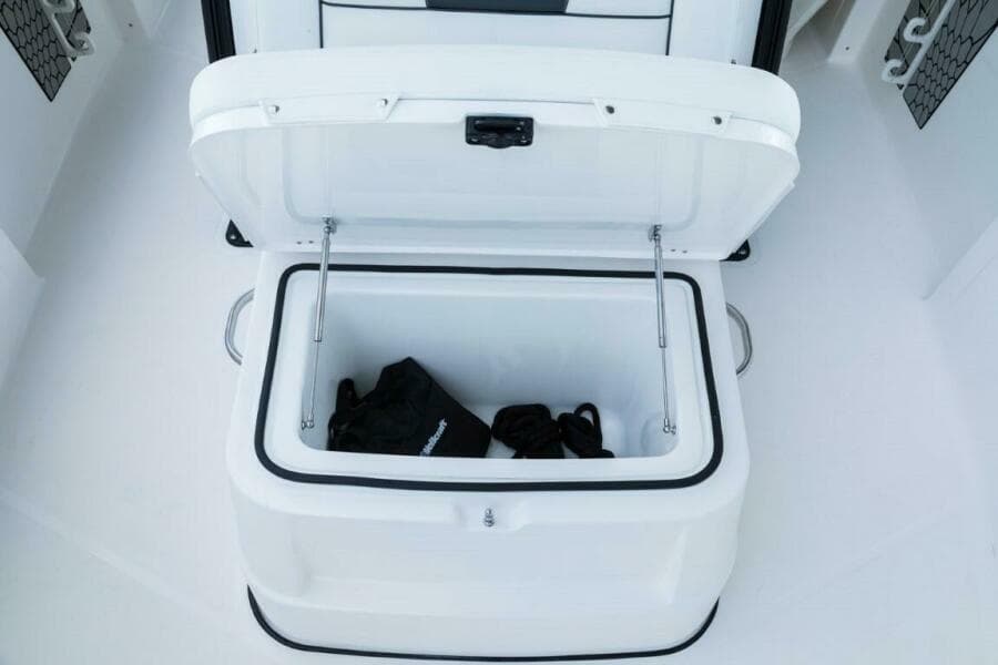 2025 Wellcraft 352 Fisherman