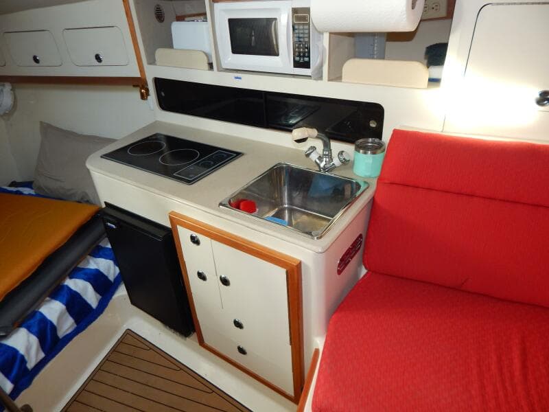 1999 Albin 31 Tournament Express