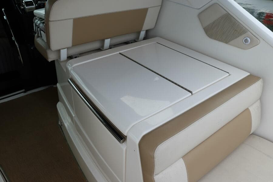 2012 Tiara Yachts 3100 Coronet