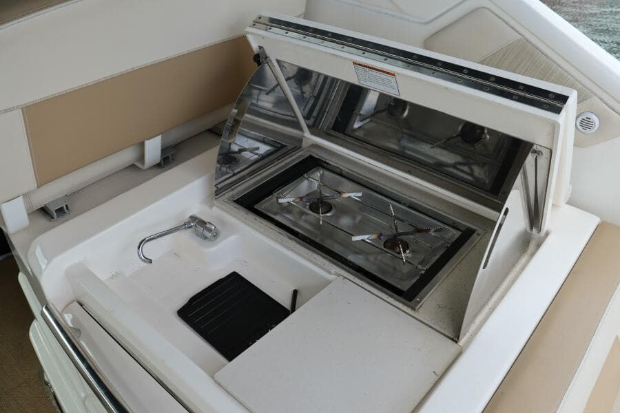 2012 Tiara Yachts 3100 Coronet