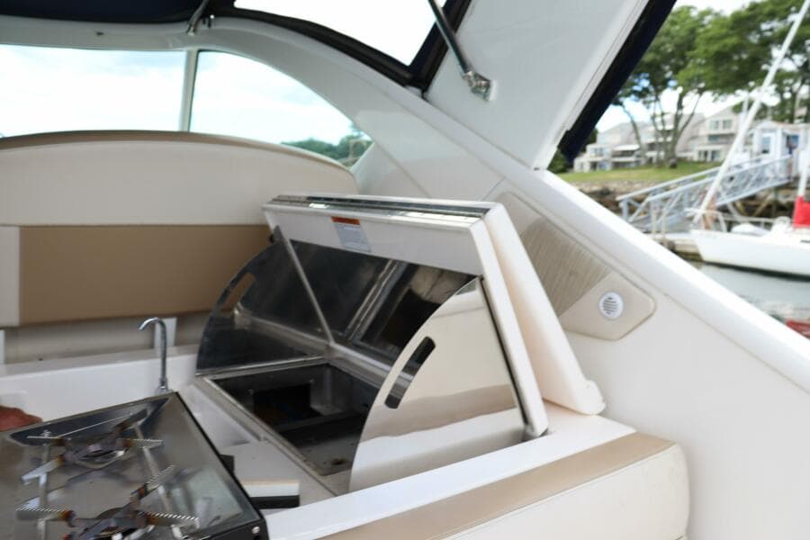 2012 Tiara Yachts 3100 Coronet