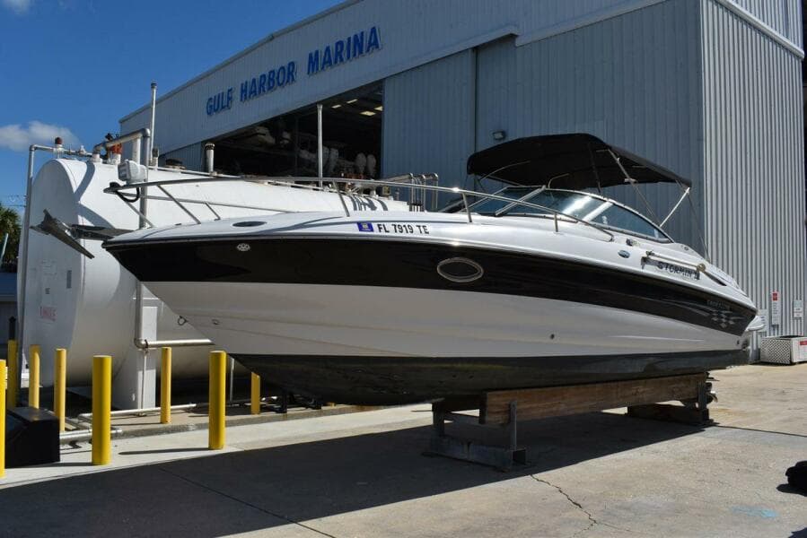 2005 Crownline 275 CCR