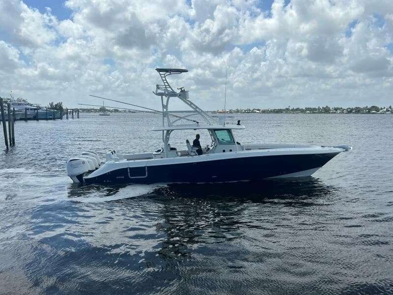 HCB 42 Five Wahoo - Profile