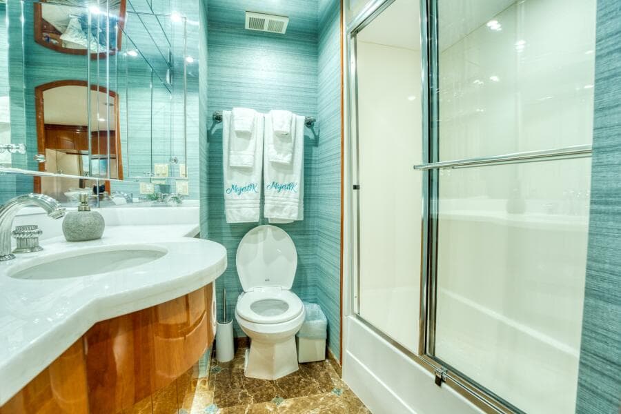 2007 Hatteras 80 Enclosed Bridge