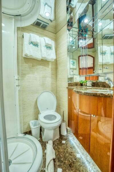 2007 Hatteras 80 Enclosed Bridge